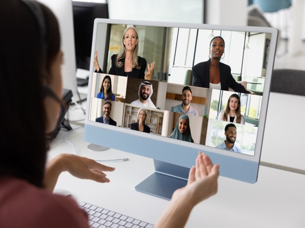 virtual trainer talking to 10 trainees